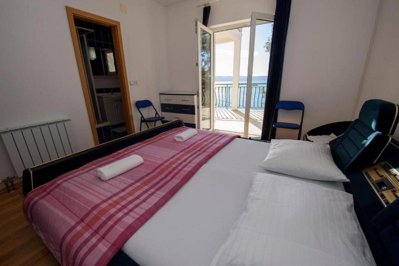 Apartments By The Sea Suhi Potok, Omis - 14555 Jesenice  Room photo